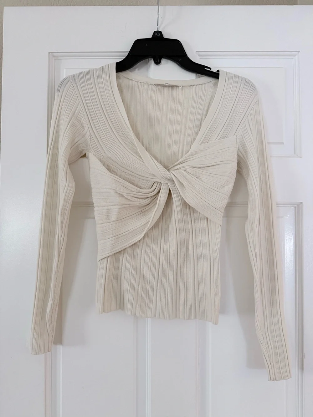 Frame Denim Cream Ribbed Twist-Front Long Sleeve Top - Picture 4 of 8